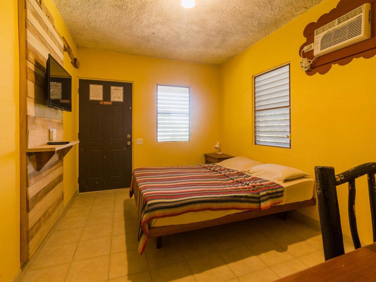 Hostel A Piece Of Ground Punta Gorda Exteriér fotografie