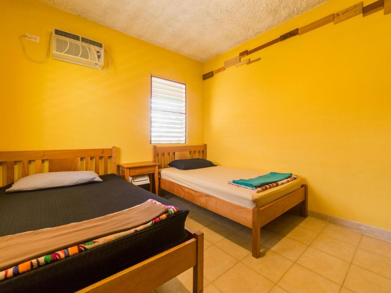 Hostel A Piece Of Ground Punta Gorda Exteriér fotografie